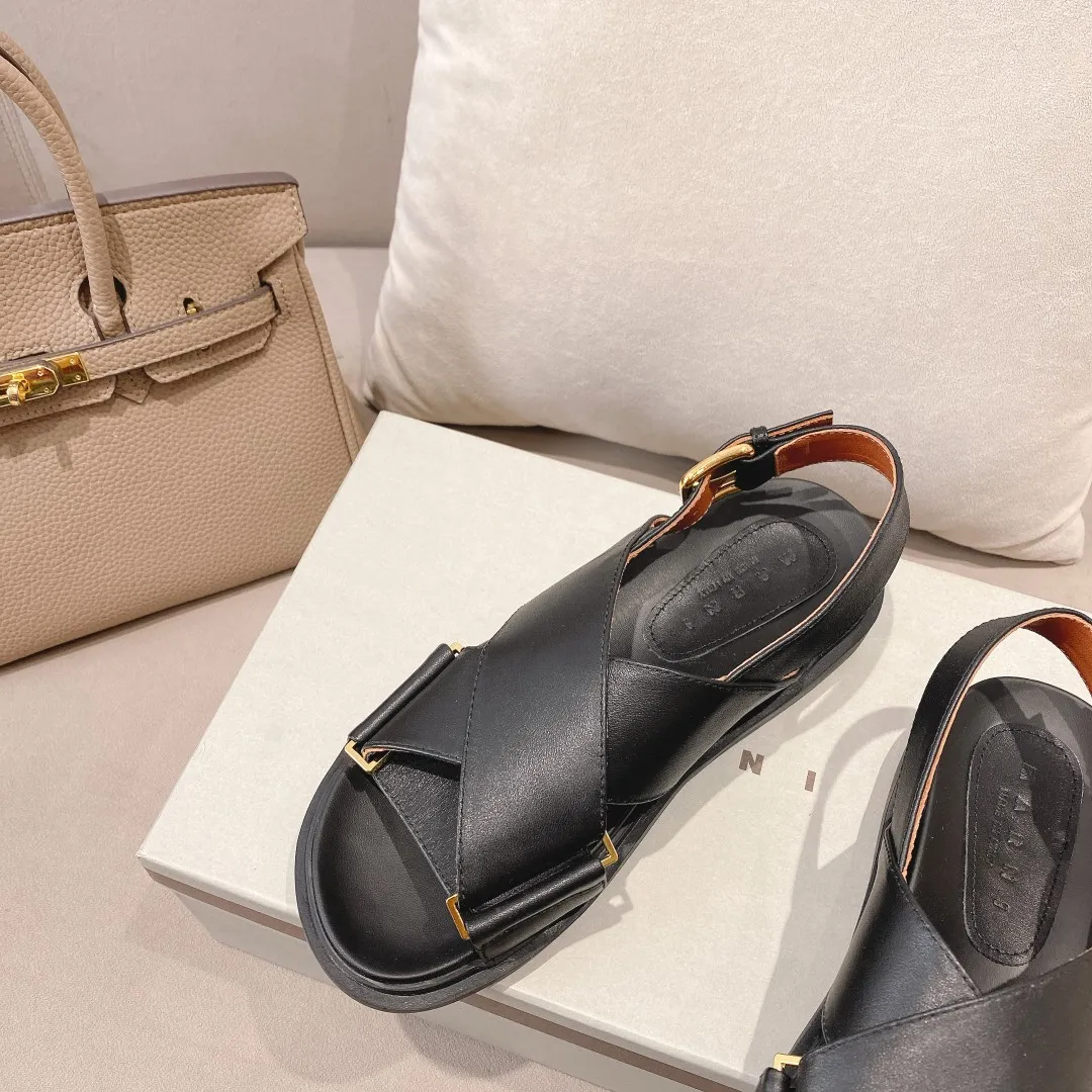👟👟Ex-factory price 440👟👟 Marni Mani, popular online celebrity style, Taobao, popular single style in physical stores! Thick-soled, elevated classic cross-strap, color-blocked flat-soled cowhide open-toe European and American style women's sandals. Fabric: Cowhide Lining: Sheepskin Outsole: Rubber Button: Gold Size: 35-40